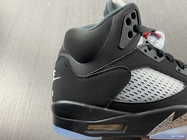 Metallic Jordan 5 (2016) Black Retro 845035-003 0809